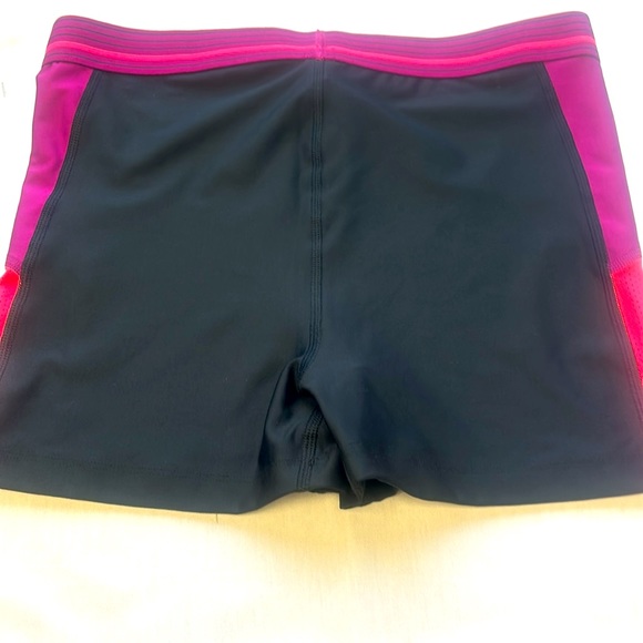 Women’s Under Armor Compression Boy Shorts, Heat Gear - 3 inch inseam. New - Picture 6 of 11